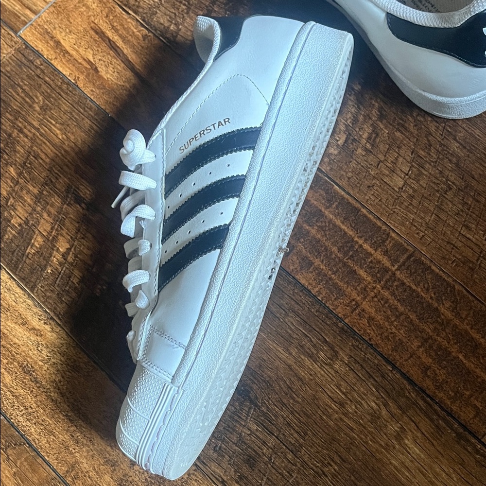 Adidas White and Black Superstar Shoes Shell Toes Adidas - Picture 4 of 7
